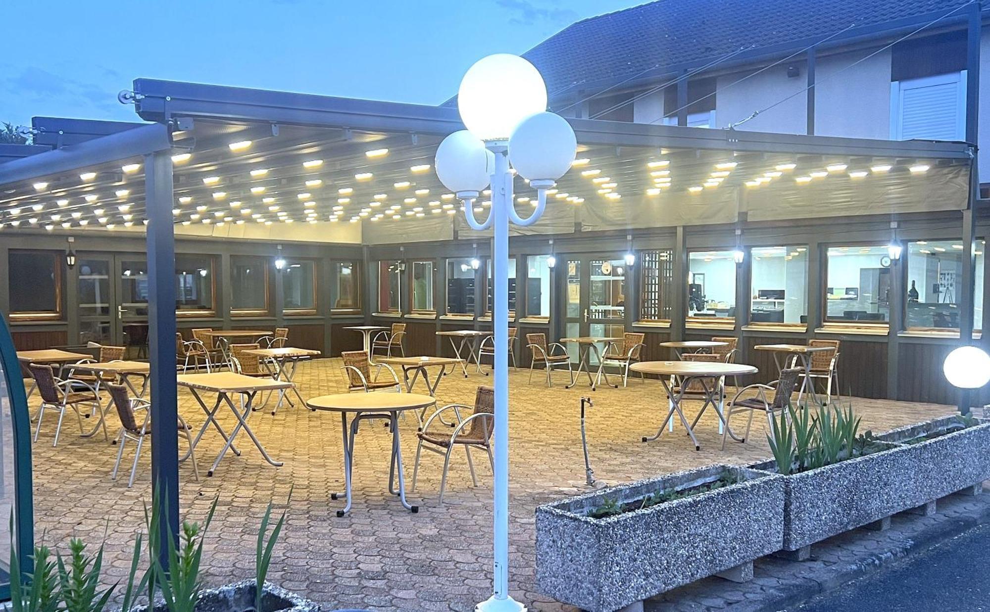 Contact Hotel Arc-En-Ciel - Reouverture - Entierement Renove Мюлуз Екстериор снимка